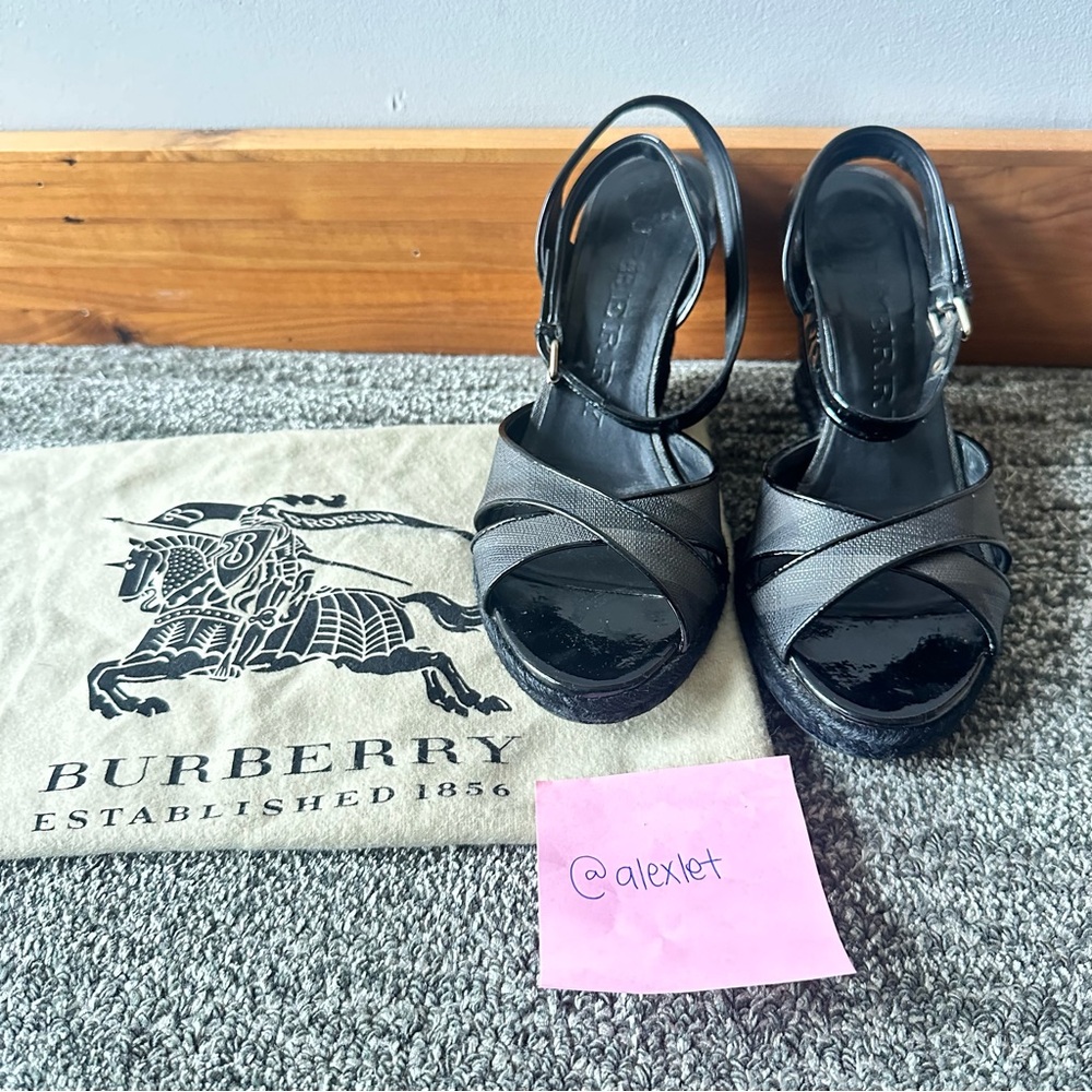 Burberry Nova Design Patent Leather Espadrille Wedge Sandals in Black